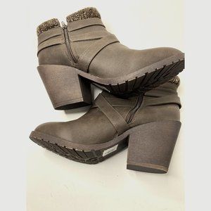 NEW Charlotte Russe Women Brown Sweater Cuff Naomi Casual Heal Booties Size 9